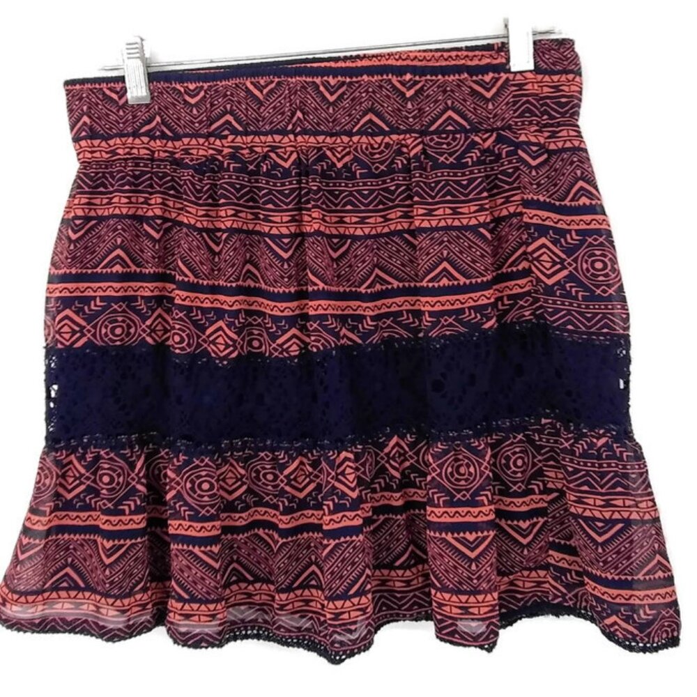 Charlotte Russe Women's Mini Lined Pull Up Elastic Waist Skirt With Crochet LG - Picture 3 of 5